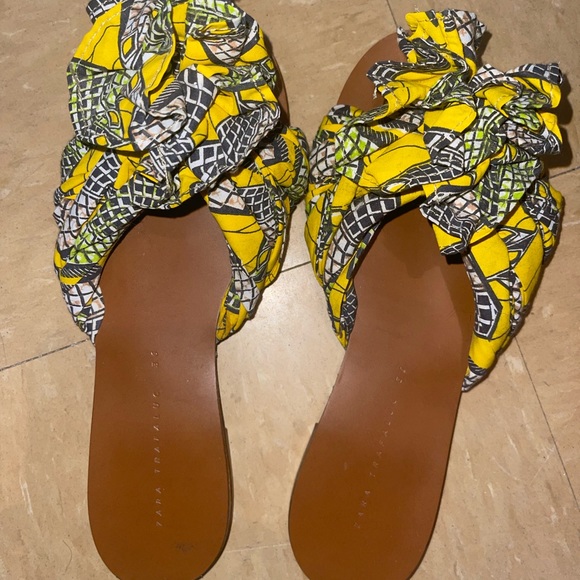 Printed Zara sandals , used . Perfect condition. - Picture 2 of 7